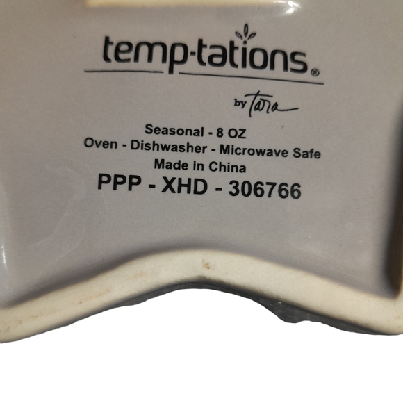 Temtations by tara porcelain dish with cover with a snow flake design - Picture 4 of 7